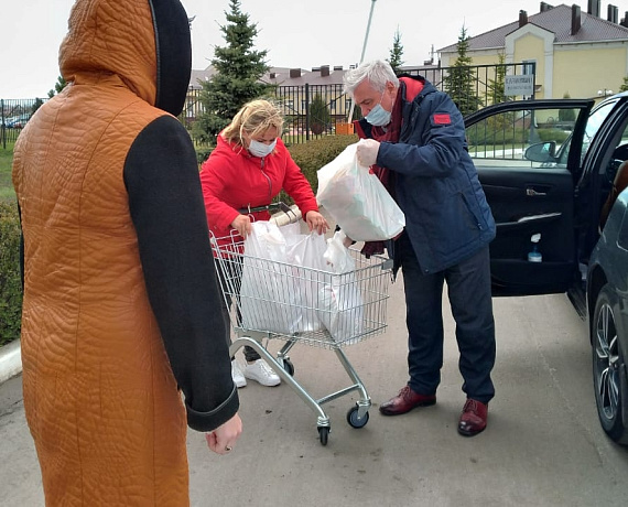 Воронежская "РОДИНА" поздравила проживающих и сотрудников дома-интерната с Пасхой