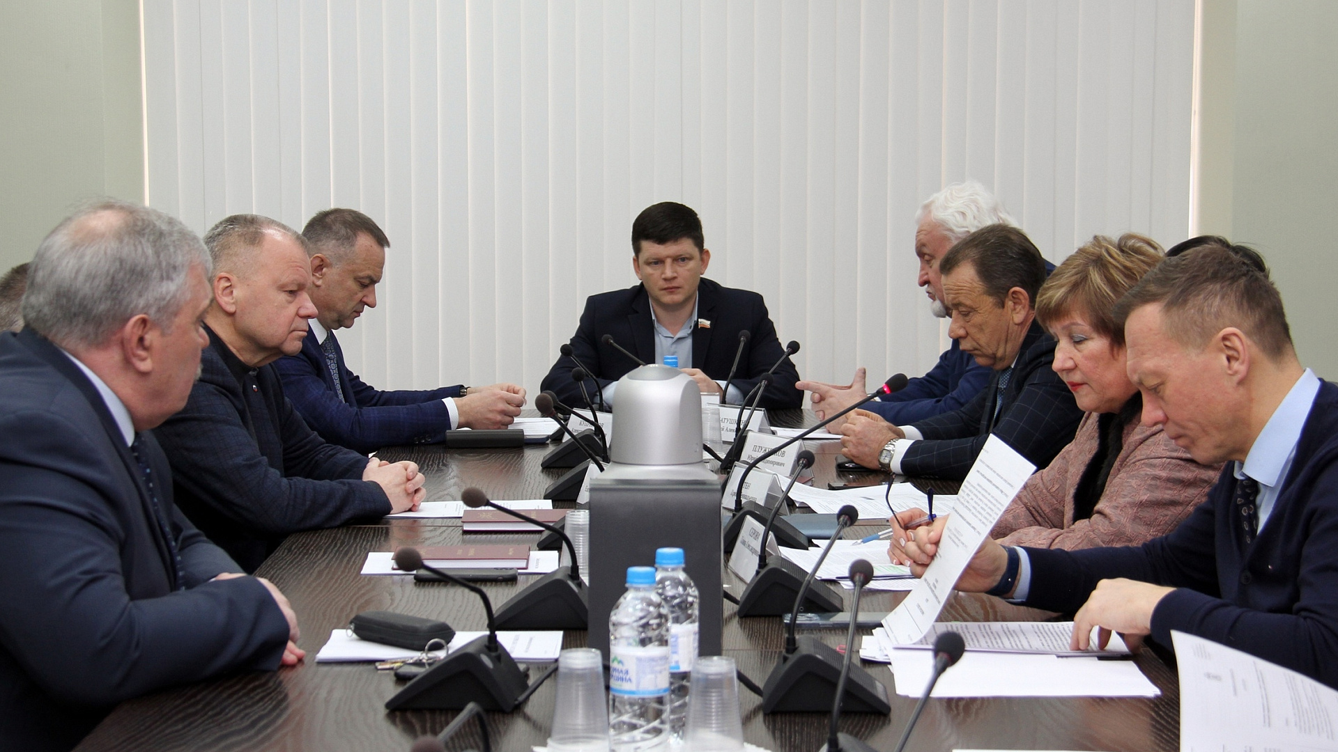 Под председательством Сергея Мягких прошло заседание комитета по труду и социальной политике