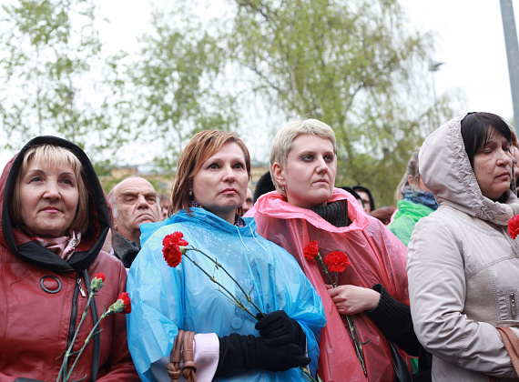 "РОДИНА" в Александровском саду почтила память погибших в Одессе, 5 мая 2014 г. (галерея 2)