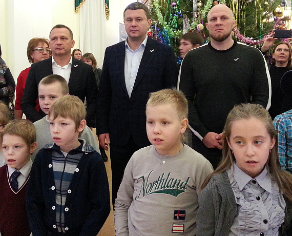 "РОДИНА" и ОНФ Самарской области провели большой театрализованный новогодний праздник для детей
