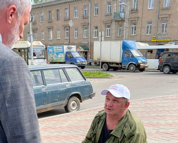 Журавлев в Новгороде: Чиновников, работающих "через суд", на госслужбе быть не должно!