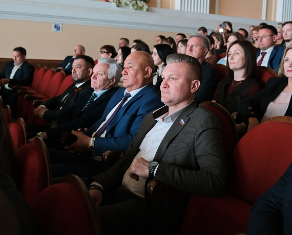 САМАЯ БЛИЗКАЯ ВЛАСТЬ К ЛЮДЯМ: ТОРЖЕСТВЕННЫЙ ПРИЕМ КО ДНЮ МСУ