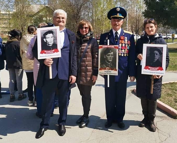 Торжественный митинг на День Победы в микрорайоне Пашино открыл Вячеслав Илюхин
