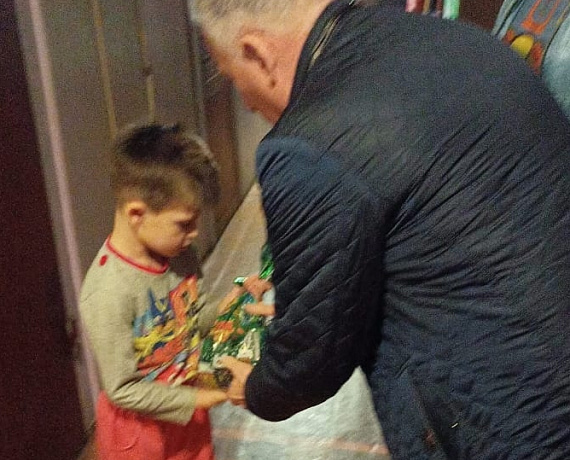 Сергей Демин поздравил многодетные семьи и семьи с детьми с ограниченными возможностями