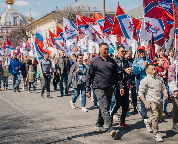 В День Победы под флагами "РОДИНЫ" объединились сотни кировчан