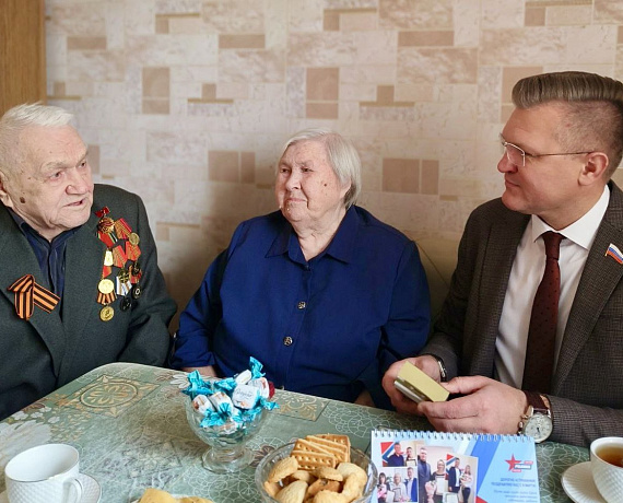 ВЛАДИМИР СУХАРЕВ ВРУЧИЛ ТРУЖЕНИКАМ ТЫЛА МЕДАЛИ «80 ЛЕТ ПОБЕДЫ В ВЕЛИКОЙ ОТЕЧЕСТВЕННОЙ ВОЙНЕ 1941-1945 ГОДОВ»
