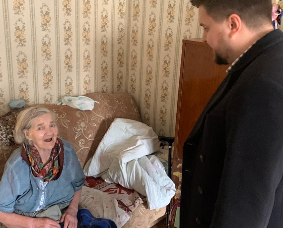 Воронежская "РОДИНА" поздравила с 8 Марта женщин – участниц Великой Отечественной войны