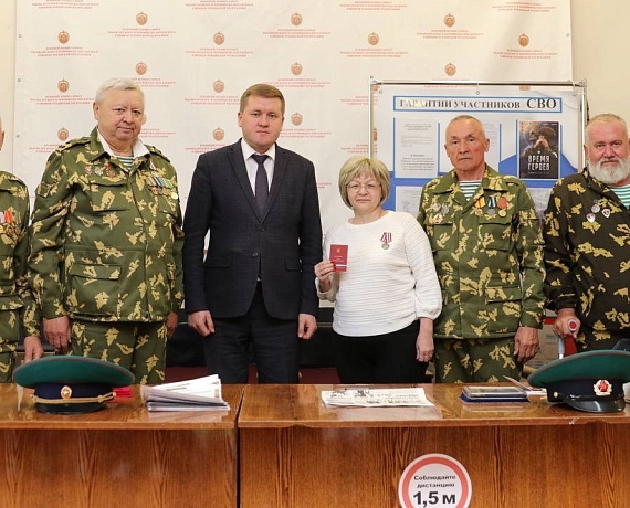 Владимир Михайлов поздравил ветеранов пограничных войск с Днём пограничника