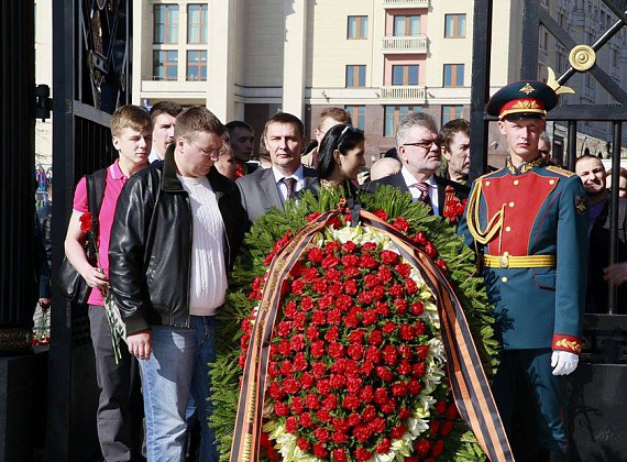 Делегация "РОДИНЫ" почтила память героев Великой Отечественной войны, 06.05.2015