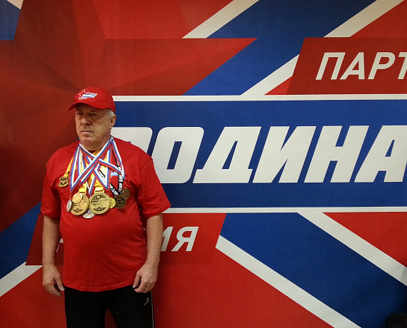 Самарский соратник одержал победу на турнире по пауэрлифтингу