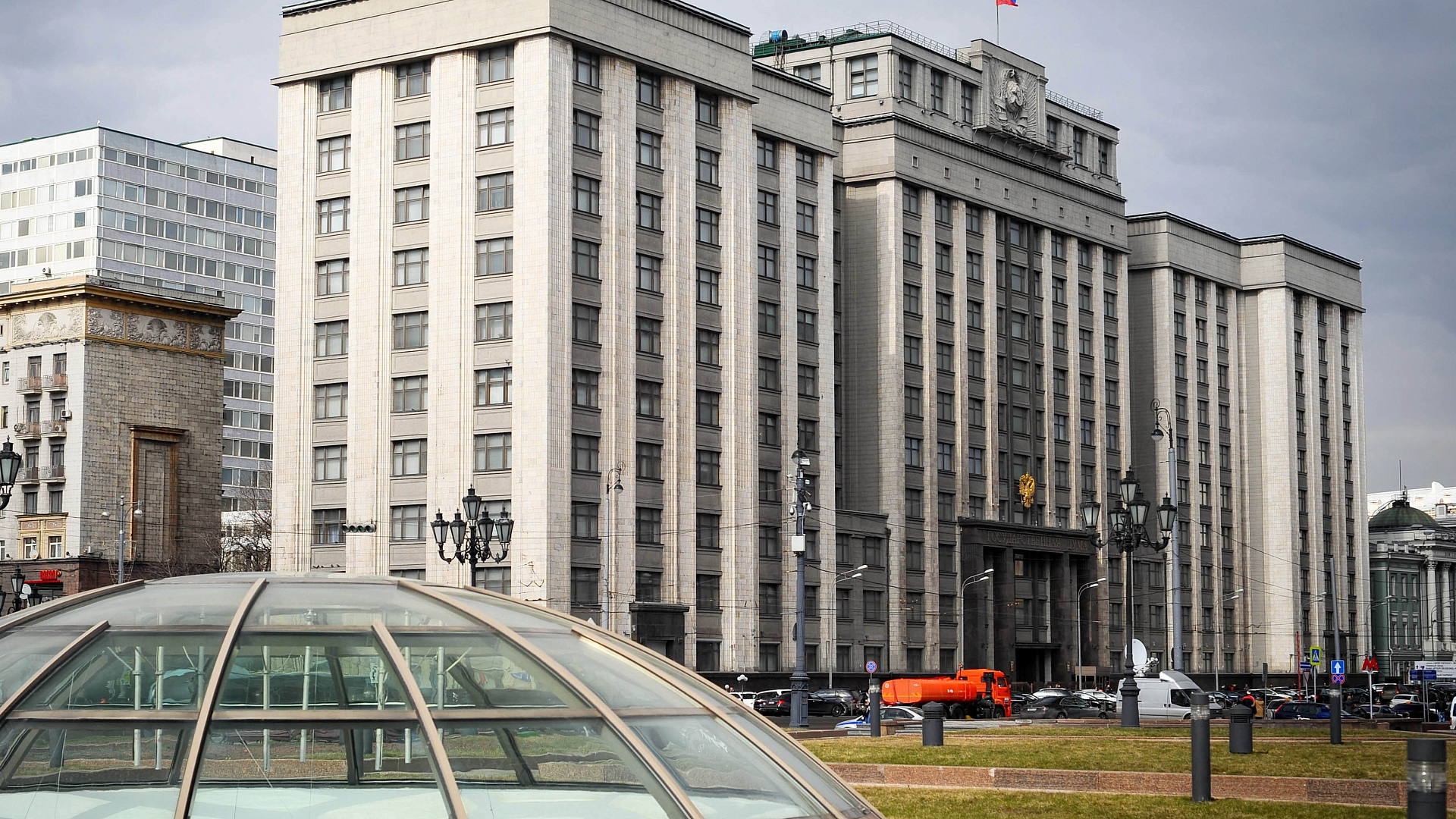 Госдума продолжает работу над законами, направленными на повышение безопасности России