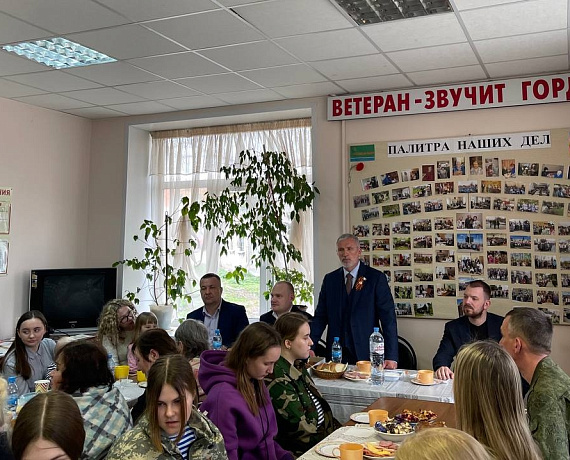 В Твери Журавлев с соратниками почтили память погибших героев у Обелиска Победы
