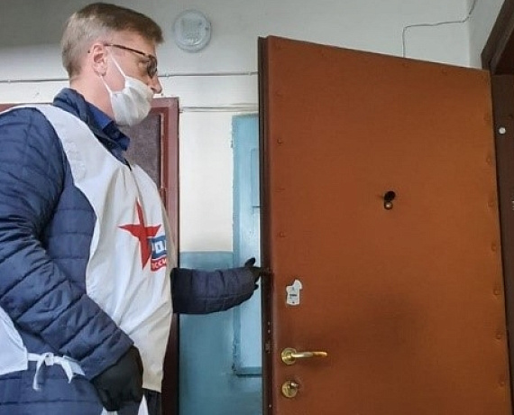 В Костромской области "РОДИНА" организовала доставку продуктов питания и масок пожилым людям