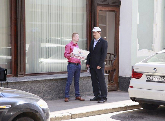 Серия одиночных пикетов партии "РОДИНА" у здания ЦИК, 31.07.2015