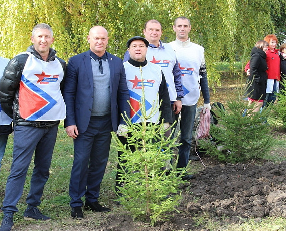 Самарские партийцы провели экологический субботник