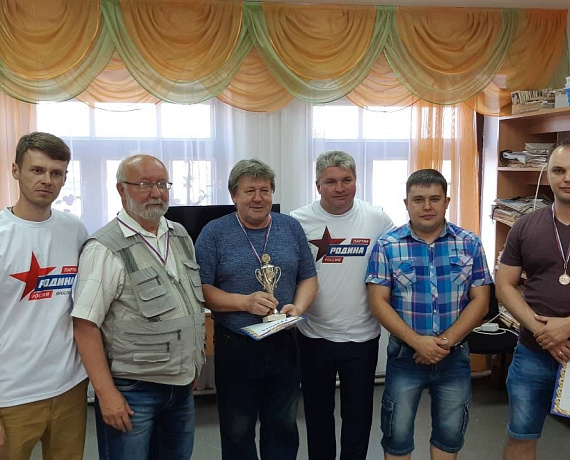 Кандидат от "РОДИНЫ" в Ярославскую облдуму Александр Губарев поздравил жителей поселка Борисоглебский