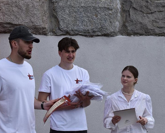 Калининградская "РОДИНА" провела уличный турнир по армрестлингу
