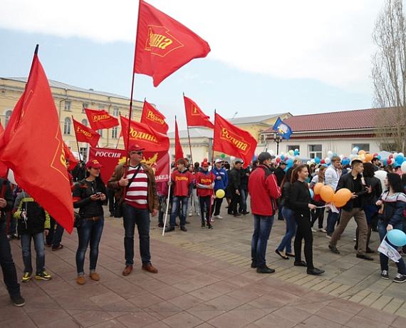 Колонна "РОДИНЫ" прошла по центральной улице Оренбурга