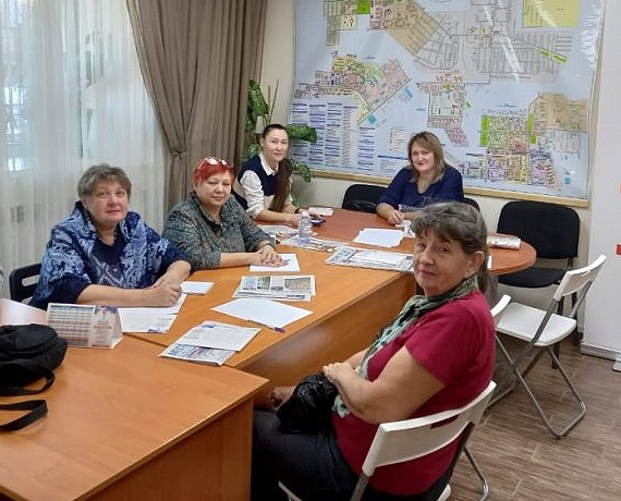 При общественных приемных Вячеслава Илюхина продолжает работу "Школа ЖКХ"