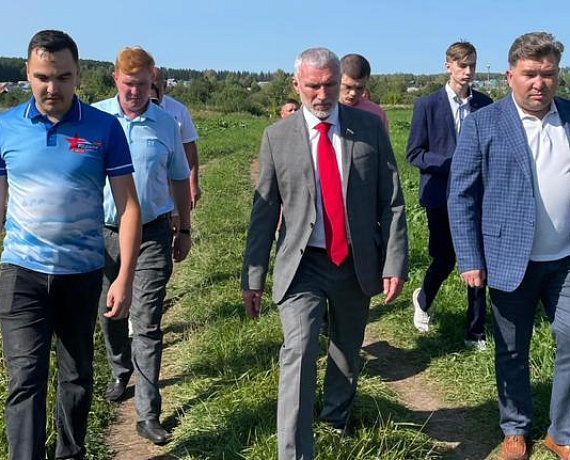 Журавлев посетил в Удмуртии реку, грозящую экологическим бедствием