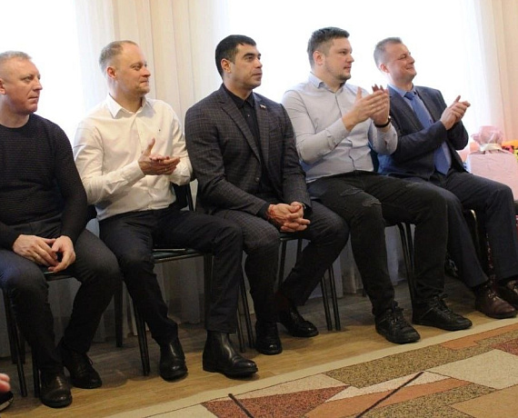 Воронежские депутаты поздравили детей с Новым годом