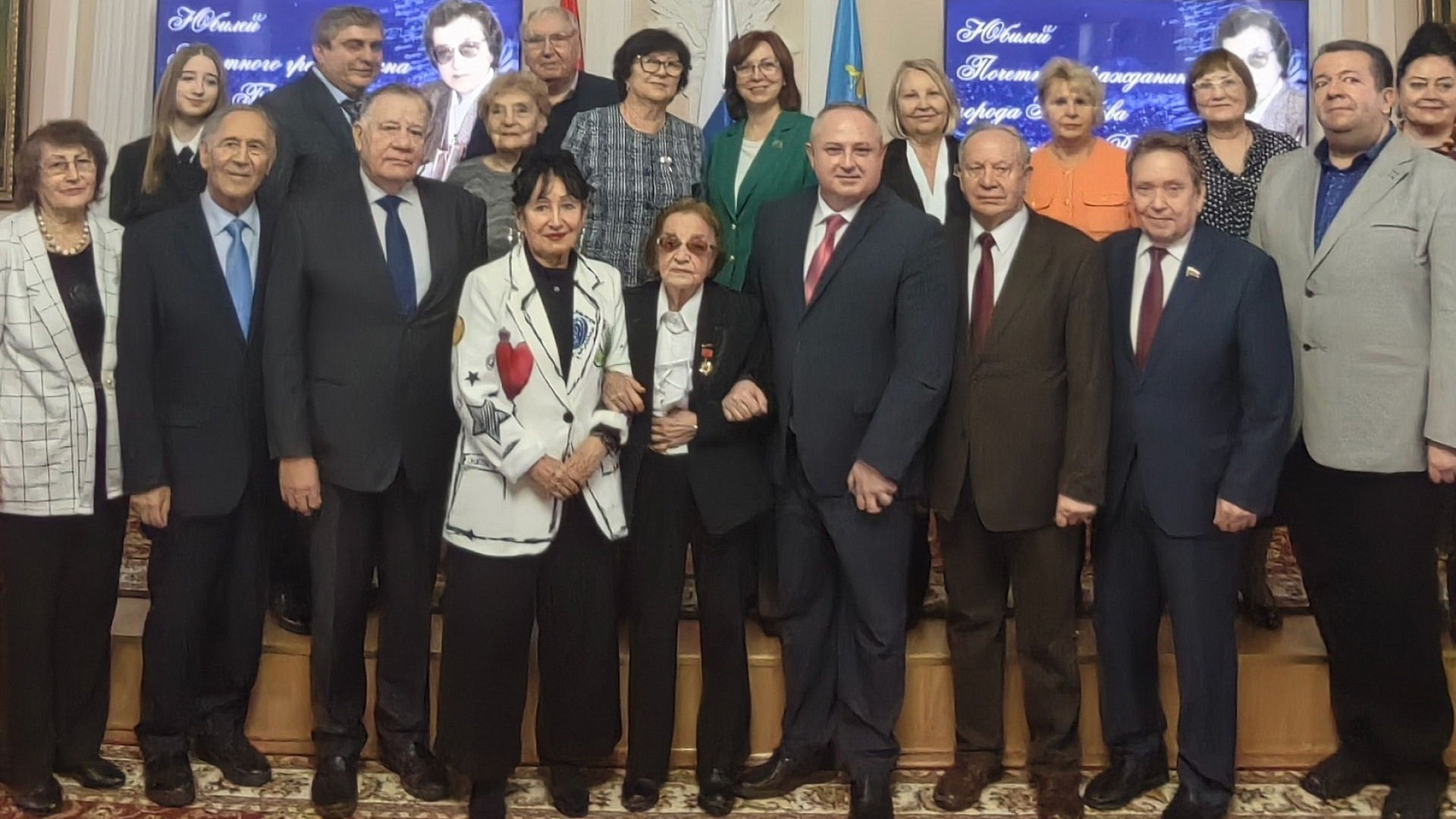 Максим Косенков и Елена Леонова поздравили с юбилеем тамбовскую писательницу