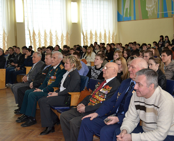 Саратовские партийцы провели акцию, посвящённую 70-летию победы