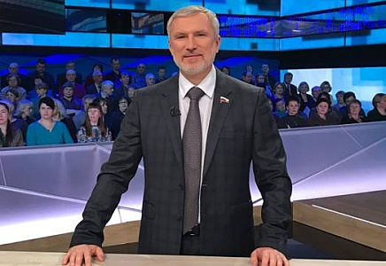 Алексей Журавлев: Флаг ЕС сильно отдает коричневым