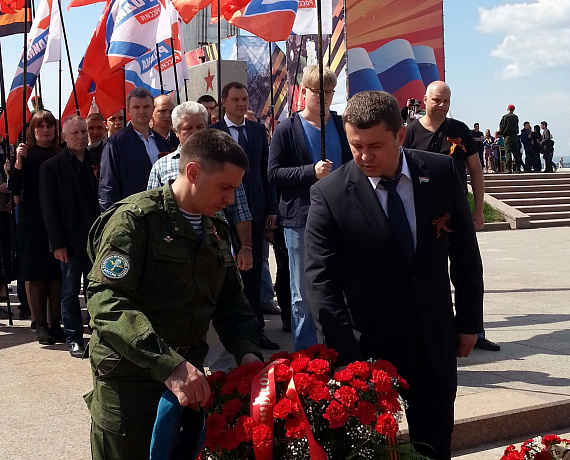 Самарские партийцы возложили цветы к Вечному огню