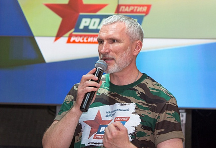Алексей Журавлев: Киев чувствует себя неуютно и неуверенно без иностранных солдат