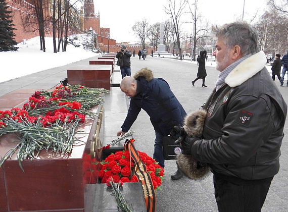 "РОДИНА" возложила цветы в годовщину победы в Сталинградской битве, 2 февраля 2014 г.