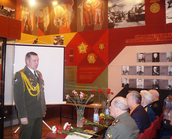 Челябинская "РОДИНА" подготовила школьников к службе в карауле