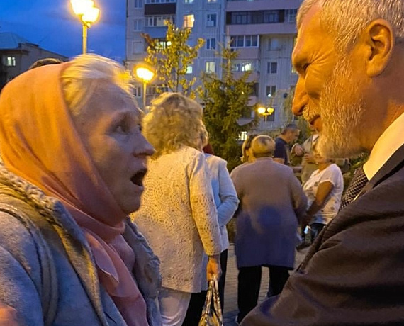 Журавлев и Косенков провели уличную встречу с избирателями в Тамбове