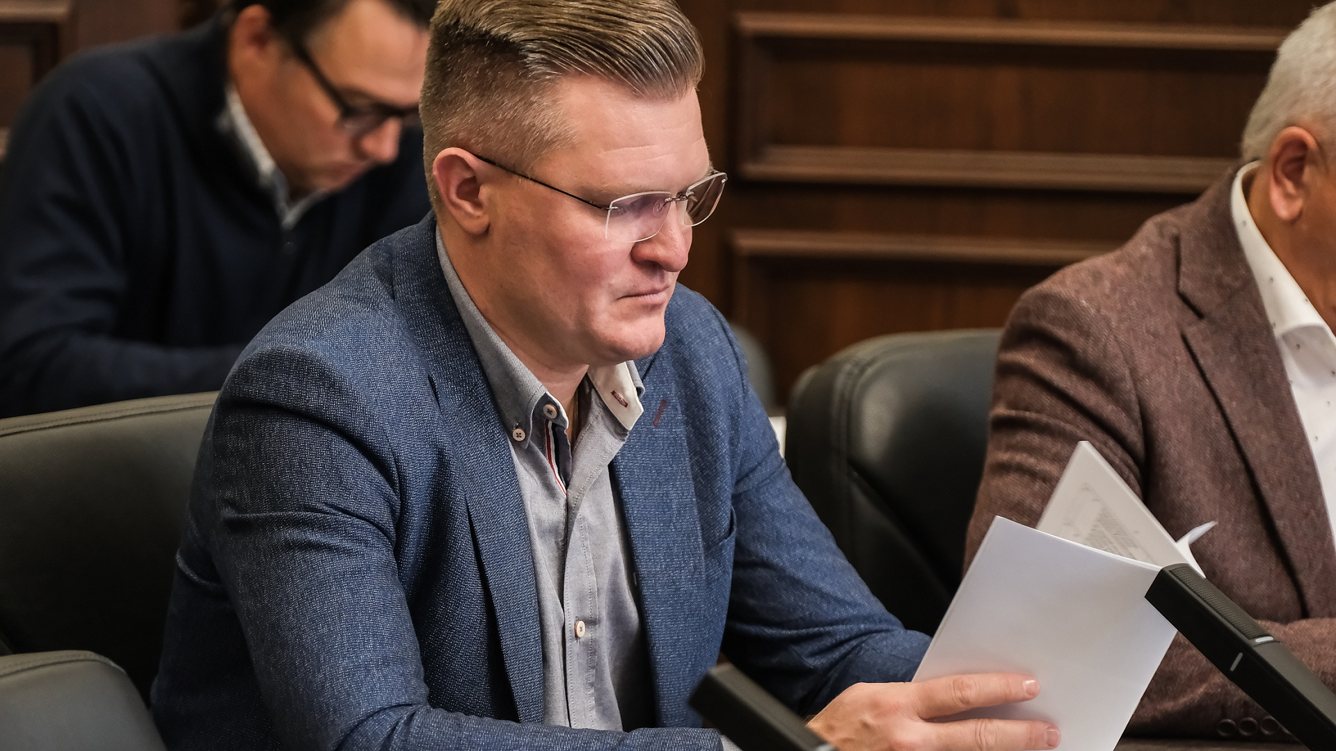 Владимир Сухарев принял участие в работе комитета по бюджету и налогам Астраханской областной Думы