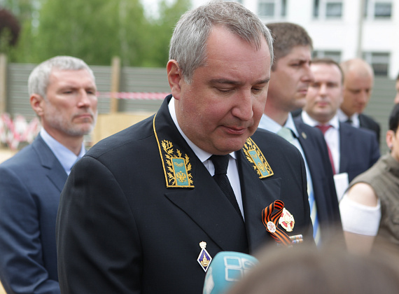 Рогозин и Журавлёв на объектах, строящихся при содействии "Евразийской интеграции", 9 мая 2014 г.
