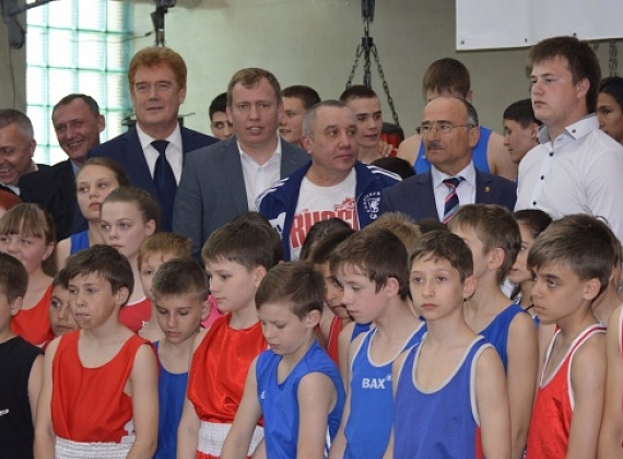 Юные боксеры поборолись в именитом первенстве