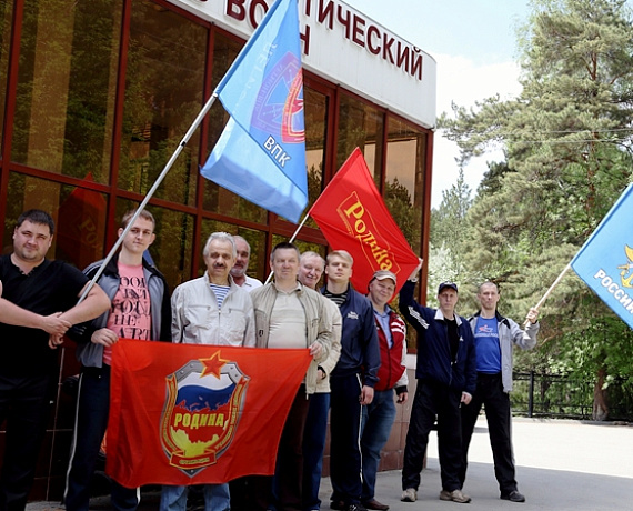 Партийцы организовали уборку в военном госпитале в Челябинске