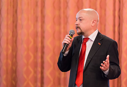 Бирюков в "СП": В борьбе с COVID-19 власти действуют преимущественно ситуативно