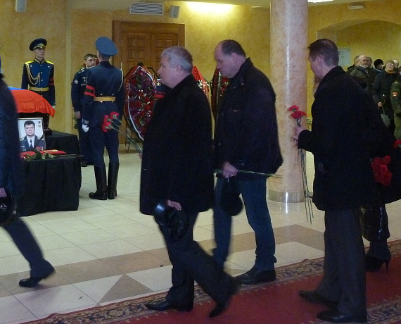 Липецкие соратники проводили в последний путь лётчика-героя Олега Пешкова
