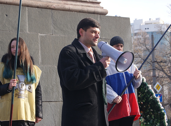 Возложение цветов к Долгоруковскому обелиску и митинг у памятника воинам-освободителям Симферополя, 4 февраля 2014 г.
