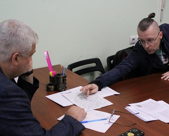 В двух общественных приемных провел личный прием граждан Вячеслав Илюхин