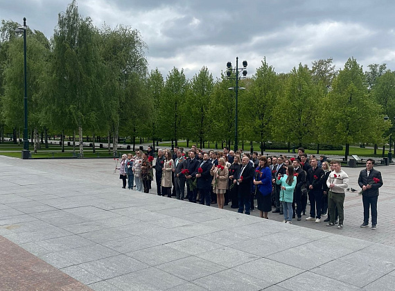 Соратники партии "РОДИНА" возложили венки и цветы к Могиле Неизвестного Солдата, 05.05.2023