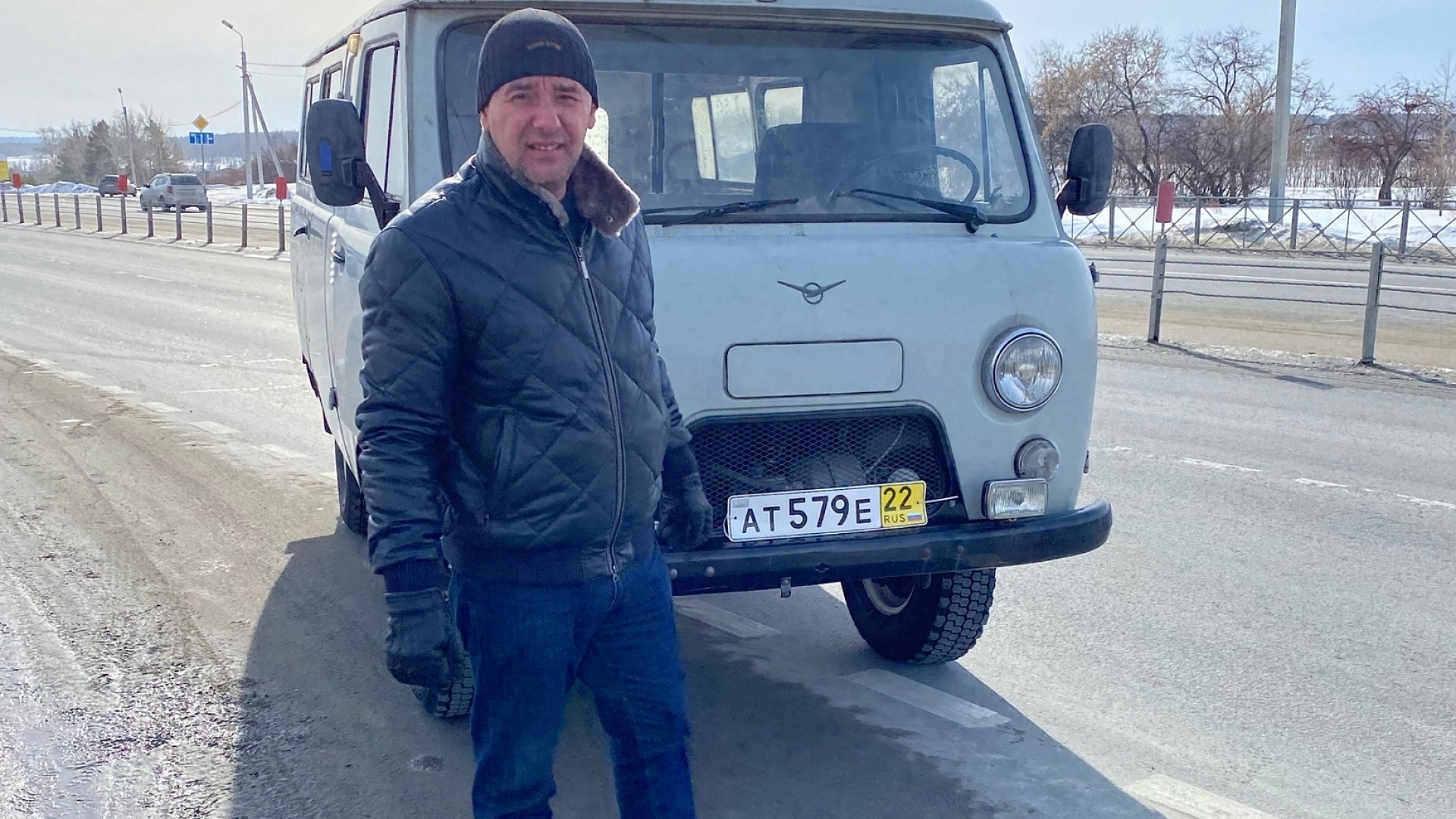 Новосибирский активист "РОДИНЫ" отправил на Донбасс автомобиль для военных