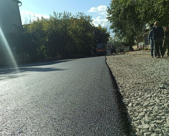 В Миассе благодаря работе руководителя миасской приемной «РОДИНЫ» началось асфальтирование 13-го округа