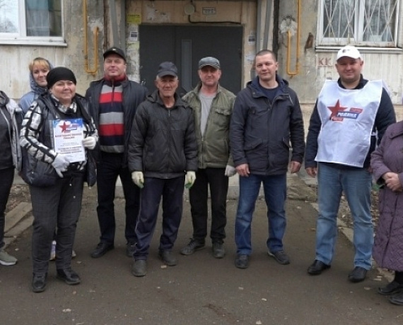УДМУРТСКИЕ РОДИНЦЫ ПРОВЕЛИ СУББОТНИК В Г. САРАПУЛЕ