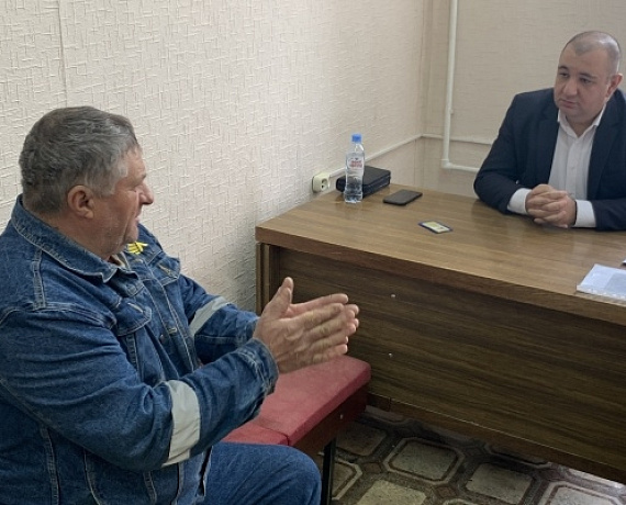 ЛИДЕР АСТРАХАНСКОЙ "РОДИНЫ" ПРОВЕЛ ВЫЕЗДНОЙ ПРИЕМ ГРАЖДАН В ГОРОДЕ ЗНАМЕНСКЕ И СЕЛЕ КАПУСТИН ЯР