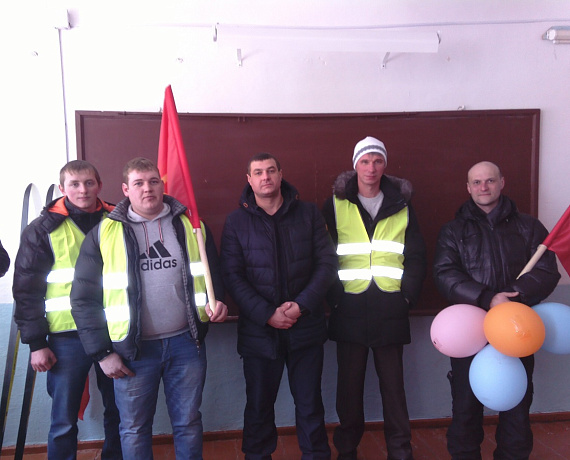 Омские партийцы провели спортивный праздник для земляков