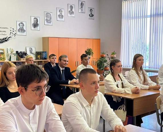 В Подмосковье кандидаты в депутаты от "РОДИНЫ" открыли учебный год