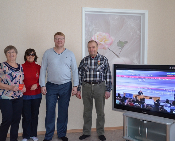 Оренбургские партийцы провели очередное награждение медалями "Дети войны"