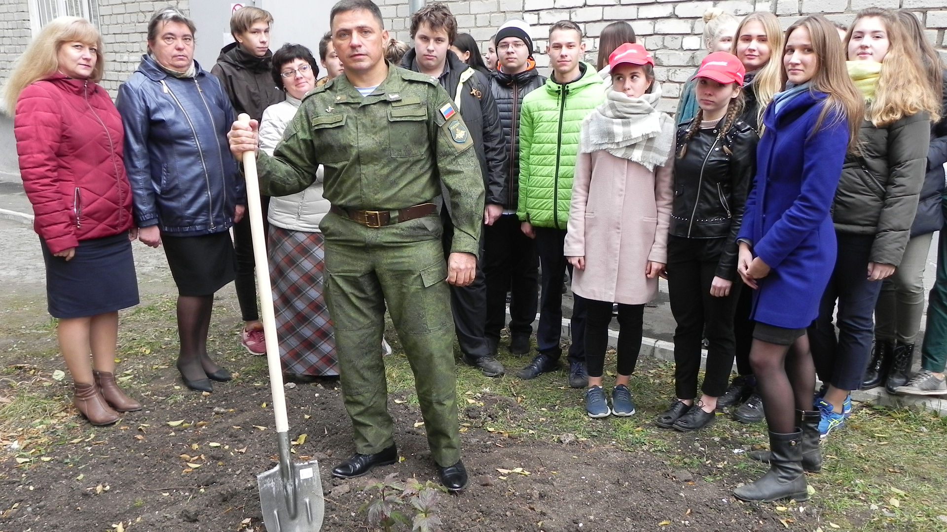 Самарские партийцы приняли участие в акции "Герои среди нас"